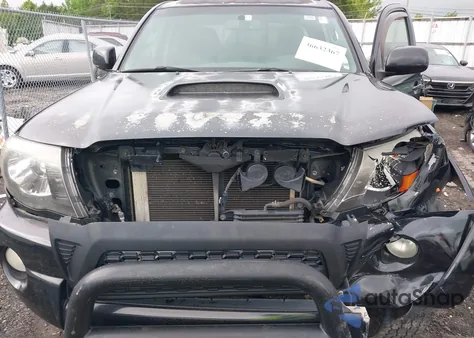 2010 Toyota Tacoma Prerunner V6 z USA, uszkodzony, nr VIN 3TMJU4GN3AM099350